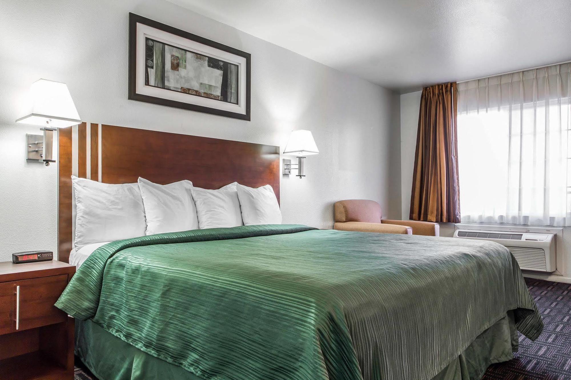 Quality Inn Fresno Near University Exterior foto