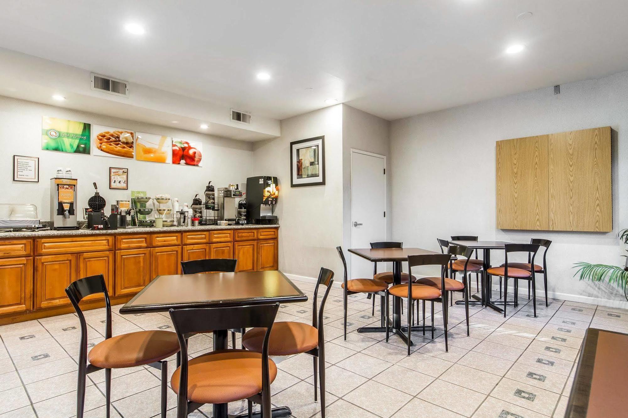 Quality Inn Fresno Near University Exterior foto