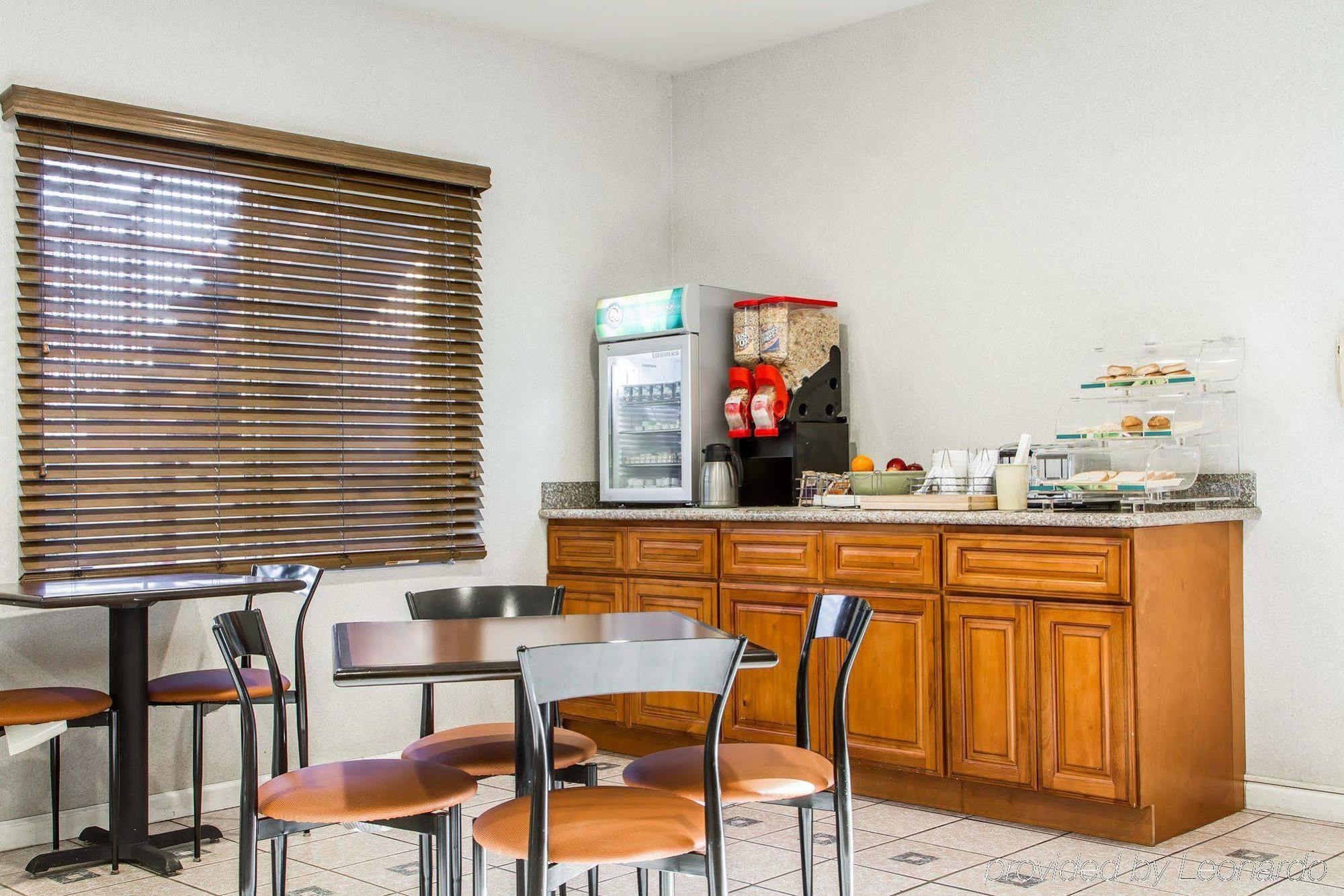 Quality Inn Fresno Near University Exterior foto