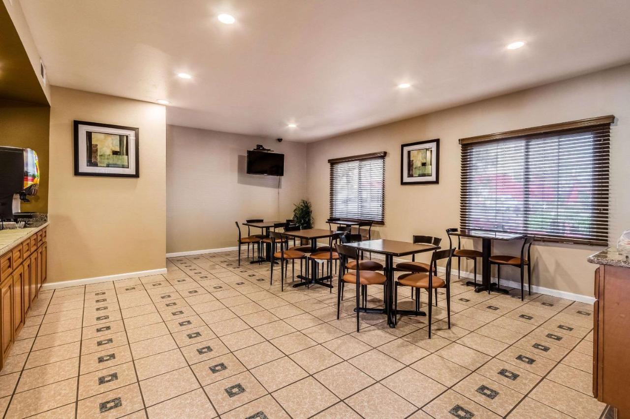 Quality Inn Fresno Near University Exterior foto