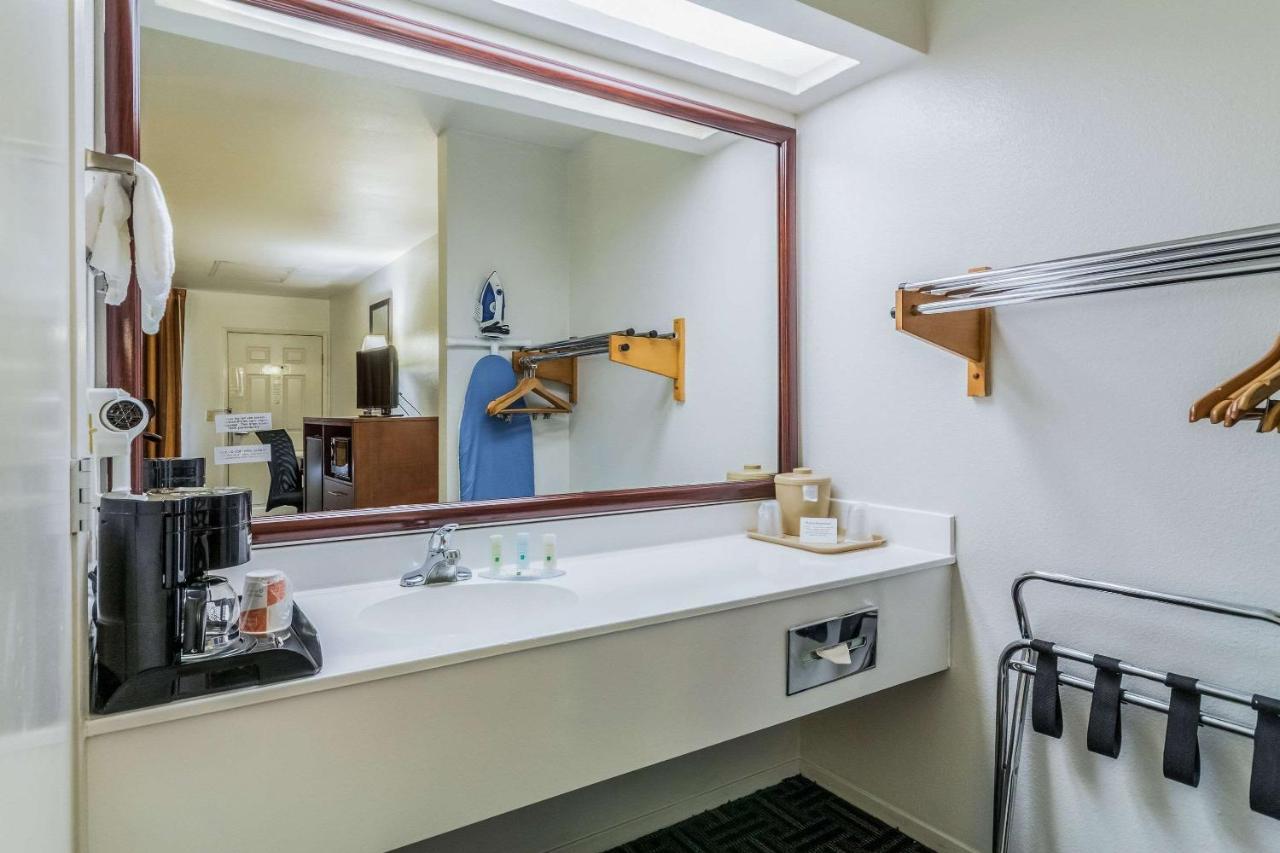 Quality Inn Fresno Near University Exterior foto